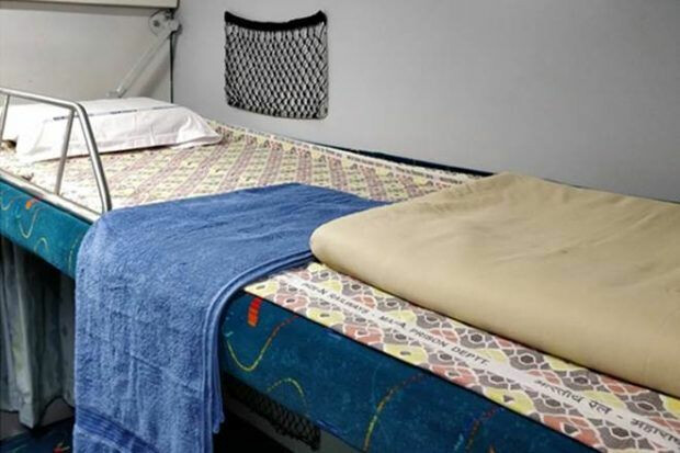 corona virus : रेल्वेकडून एसी डब्यातील पडदे काढण्याचा निर्णय