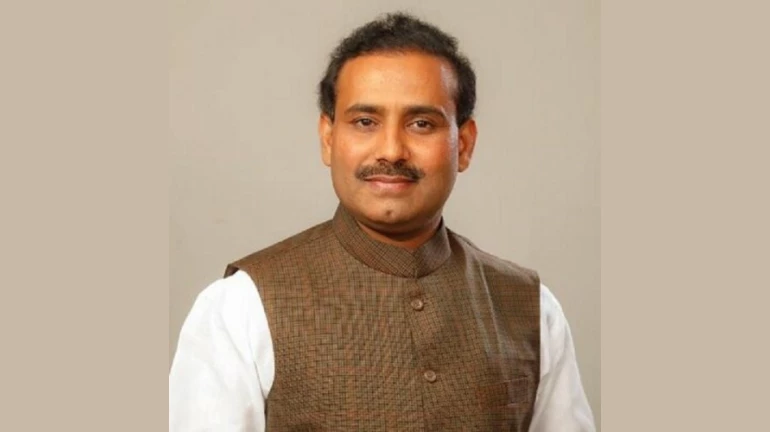 Coronavirus Outbreak: स्वास्थ्य मंत्री सेनिटाइजर बनाने के लिए देंगे 50 हजार लीटर शराब Coronavirus Outbreak: स्वास्थ्य मंत्री सेनिटाइजर बनाने के लिए देंगे 50 हजार लीटर शराब