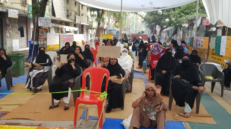 कोरोना वायरस - नागपाड़ा में अभी भी जारी है आंदोलन कोरोना वायरस - नागपाड़ा में अभी भी जारी है आंदोलन