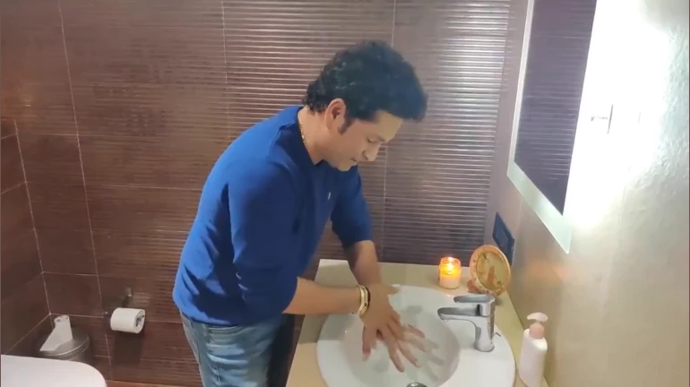 Coronavirus: कोरोनावर मात करण्यासाठी सचिनचा चाहत्यांना संदेश Coronavirus: कोरोनावर मात करण्यासाठी सचिनचा चाहत्यांना संदेश