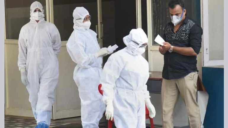 डाॅक्टर, आरोग्य कर्मचारी यांना घर सोडण्यास भाग पाडणाऱ्यांवर होणार कारवाई डाॅक्टर, आरोग्य कर्मचारी यांना घर सोडण्यास भाग पाडणाऱ्यांवर होणार कारवाई