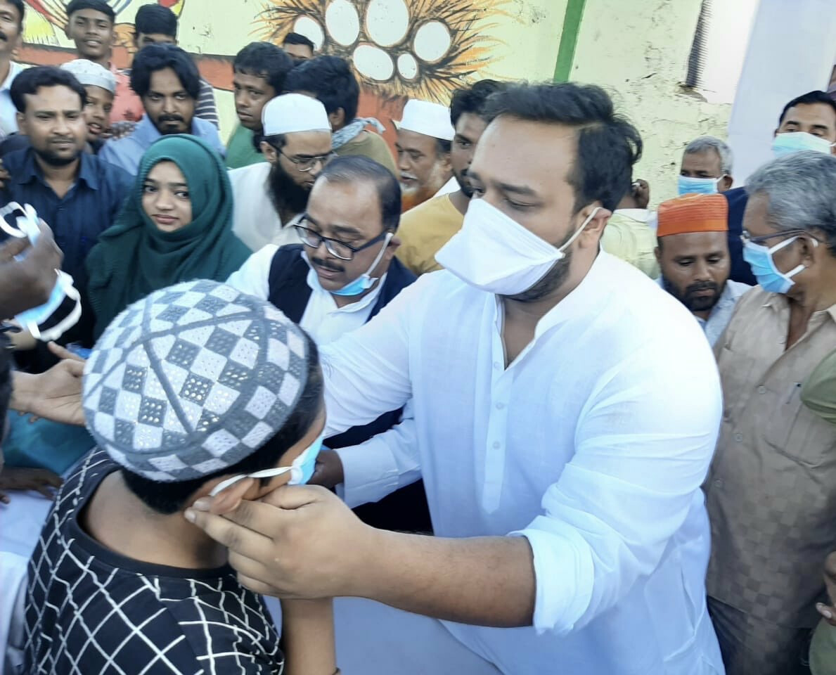 कोरोना बचावसाठी 'या' आमदाराने त्याचं संपूर्ण वेतन जनतेला दिलं