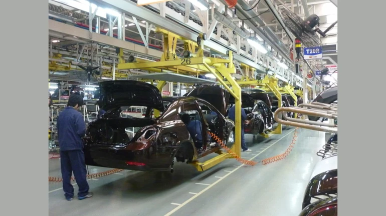 वाहन कंपन्यांनी निर्मिती थांबवली वाहन कंपन्यांनी निर्मिती थांबवली