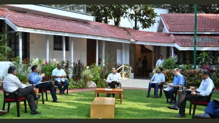 मुख्यमंत्री उद्धव ठाकरेंचा आदर्श घ्या! मुख्यमंत्री उद्धव ठाकरेंचा आदर्श घ्या!