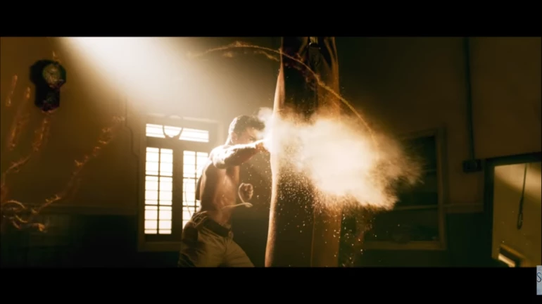 राम चरण के जन्मदिन पर, आरआरआर के निर्माताओं ने उनका पहला लुक वीडियो किया रिलीज़ राम चरण के जन्मदिन पर, आरआरआर के निर्माताओं ने उनका पहला लुक वीडियो किया रिलीज़