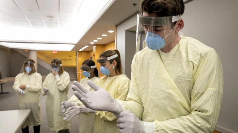 महिंद्रा व्हेंटिलेटरनंतर बनवताहेत मेडिकल वायझर महिंद्रा व्हेंटिलेटरनंतर बनवताहेत मेडिकल वायझर