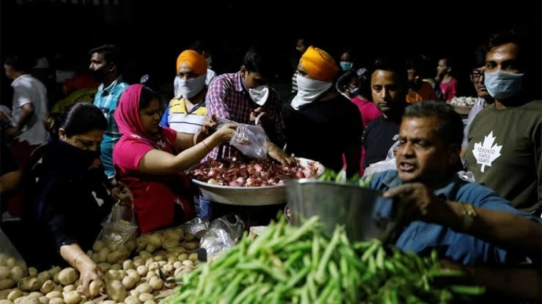 COVID-19: सब्जी बाजार से भीड़ कम करने के लिए मुंबई पुलिस ने उठाया यह कदम