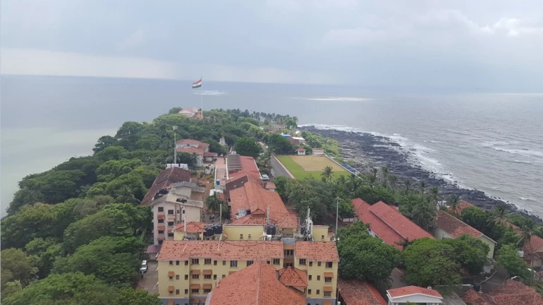 मलबार हिल देखील सील, राजभवन भेट ३० एप्रिलपर्यंत स्थगित मलबार हिल देखील सील, राजभवन भेट ३० एप्रिलपर्यंत स्थगित