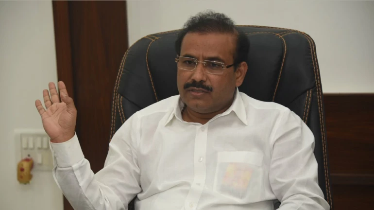 राज्यात १८ ते ४४ वयोगटाच्या टप्प्यातही वयानुसार लसीकरण?, आरोग्यमंत्र्यांनी दिले संकेत! राज्यात १८ ते ४४ वयोगटाच्या टप्प्यातही वयानुसार लसीकरण?, आरोग्यमंत्र्यांनी दिले संकेत!