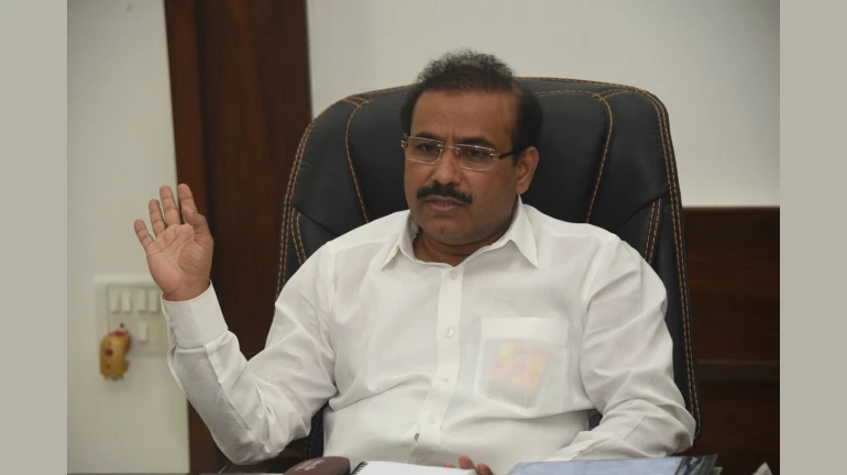 Maharashtra: Fully Vaccinated Local Domestic Passengers Can Travel Without RT-PCR Test, Says Tope Maharashtra: Fully Vaccinated Local Domestic Passengers Can Travel Without RT-PCR Test, Says Tope