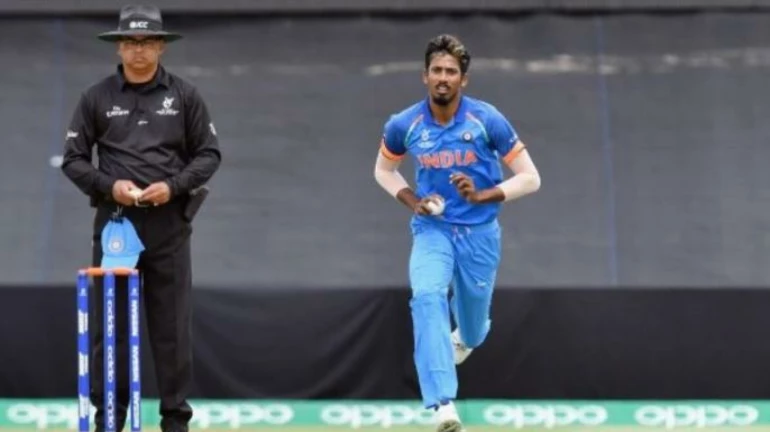 Coronavirus Updates: 'हा' भारतीय गोलंदाज १०० गरीबांना करतोय अन्नदान Coronavirus Updates: 'हा' भारतीय गोलंदाज १०० गरीबांना करतोय अन्नदान