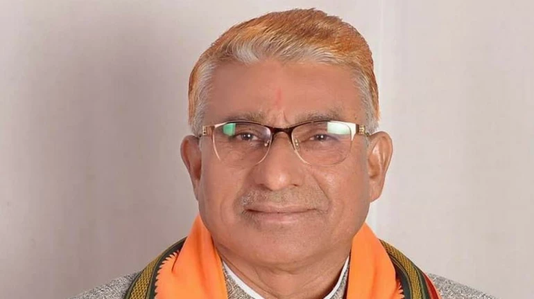 200 people gather at BJP MLA’s house after being invited for free grain collection 200 people gather at BJP MLA’s house after being invited for free grain collection