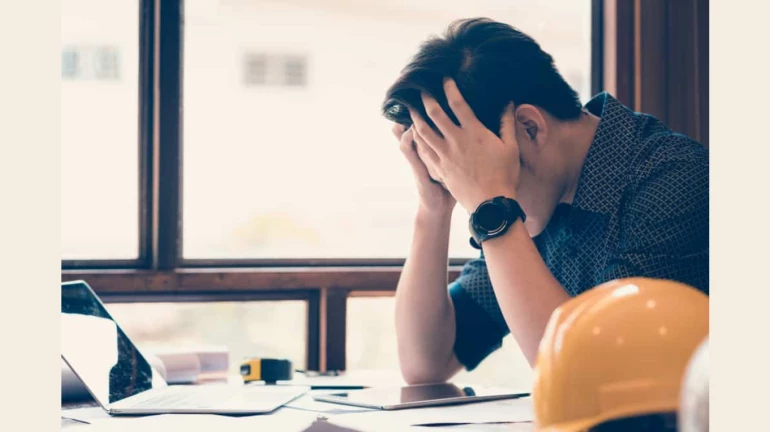 लॉकडाऊनमुळं मानसिक स्वास्थ्य बिघडलंय, काॅल करा 'या' क्रमांकावर लॉकडाऊनमुळं मानसिक स्वास्थ्य बिघडलंय, काॅल करा 'या' क्रमांकावर