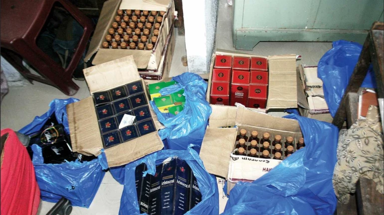 तळीरामांचे होणार हाल, ३ कोटी ८२ लाखांची बेकायदा दारू जप्त तळीरामांचे होणार हाल, ३ कोटी ८२ लाखांची बेकायदा दारू जप्त