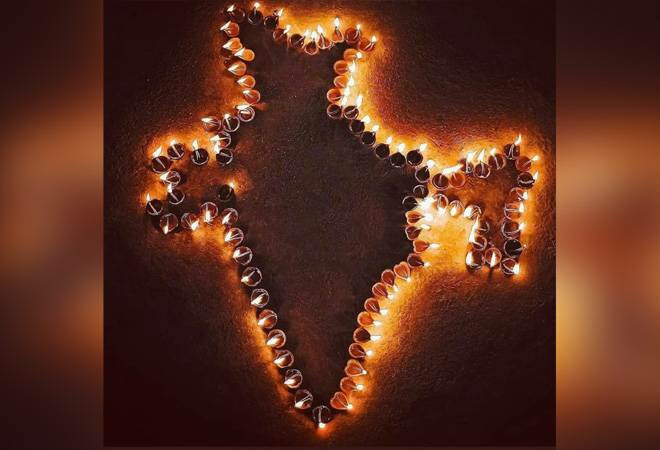 From Hope to Hopeless: Here's how Indians displayed stupidity at PM Modi's '9 Baje 9 minute' initiative