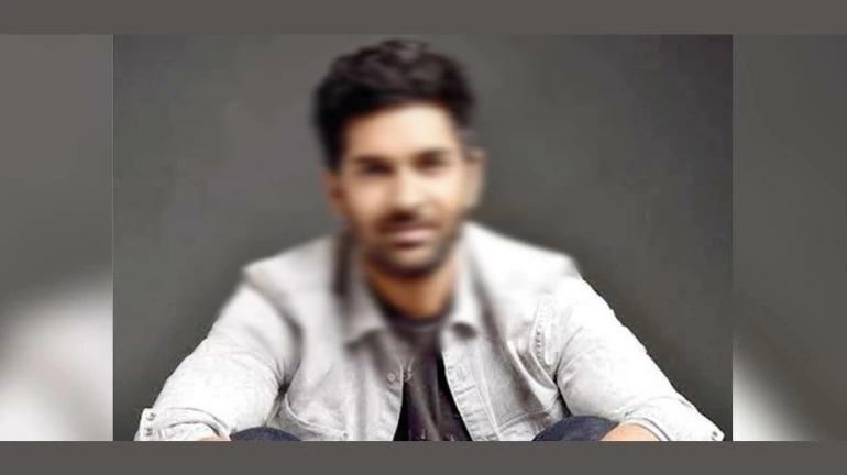 बॉलिवूडमधल्या 'या' प्रसिद्ध अभिनेत्याचं संपूर्ण कुटुंब कोरोना पॉझिटिव्ह बॉलिवूडमधल्या 'या' प्रसिद्ध अभिनेत्याचं संपूर्ण कुटुंब कोरोना पॉझिटिव्ह