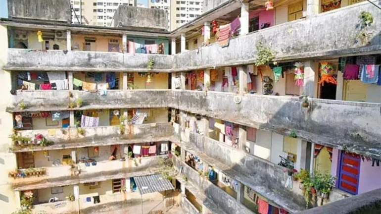 Coronavirus Updates: परळच्या बेस्ट वसाहतीतील ६० कुटुंबांचं विलगीकरण Coronavirus Updates: परळच्या बेस्ट वसाहतीतील ६० कुटुंबांचं विलगीकरण