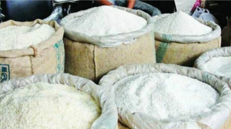 राज्यात ७ दिवसांत 'इतकं' क्विंटल धान्याचं वाटप राज्यात ७ दिवसांत 'इतकं' क्विंटल धान्याचं वाटप