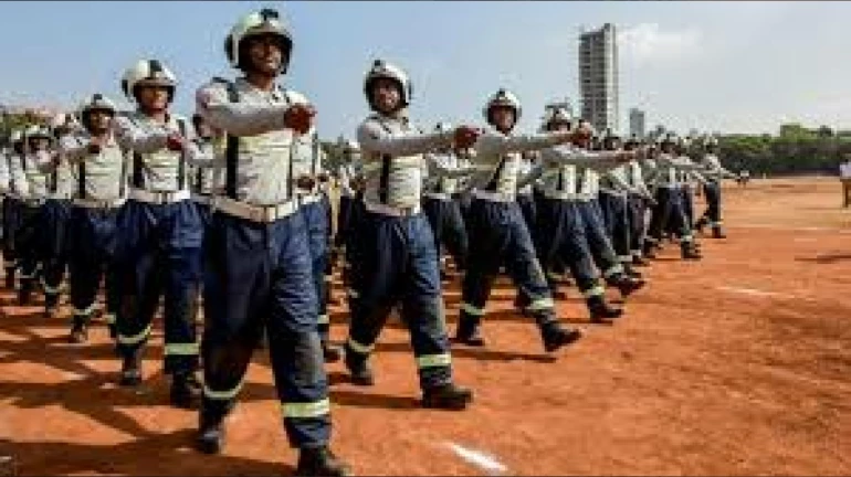 coronavirus : महाराष्ट्र दिनाची परेड रद्द coronavirus : महाराष्ट्र दिनाची परेड रद्द