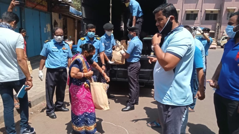 कोरोना वायरस - नौसेना ने भी बढ़ाया मदद का हाथ कोरोना वायरस - नौसेना ने भी बढ़ाया मदद का हाथ