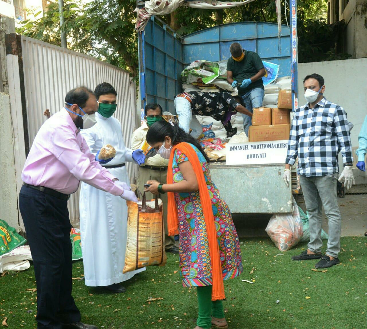 ईस्टर के मौके पर 500 परिवारों को मिला   मुफ्त अनाज