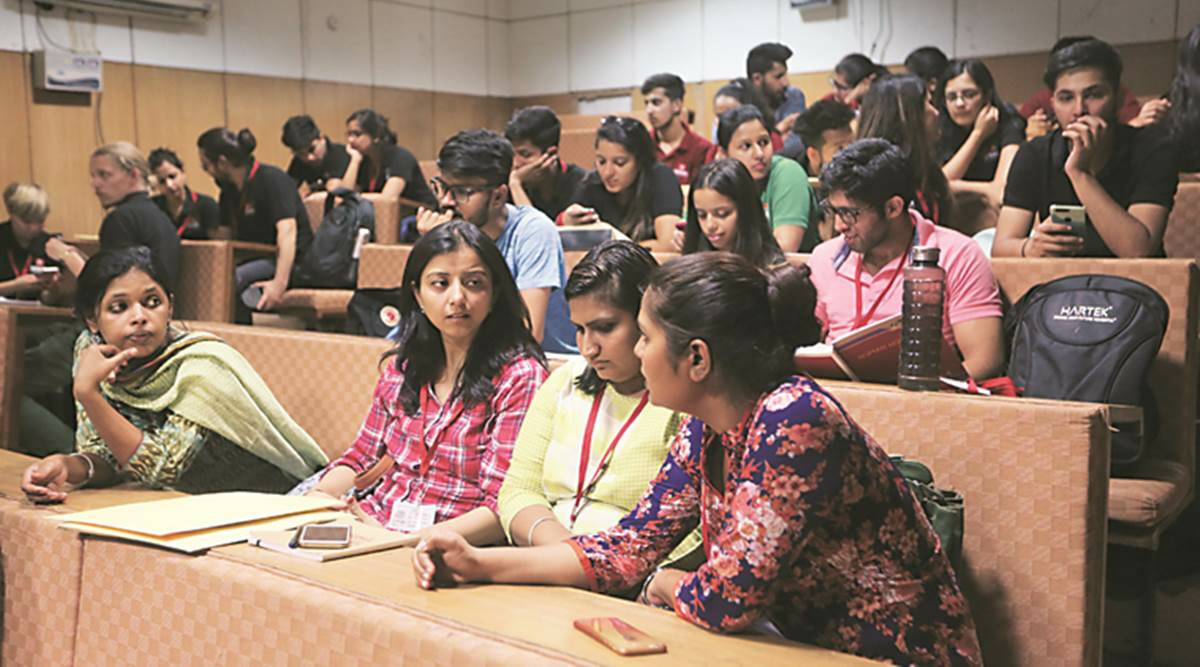 कोणत्याही परिस्थितीत महाविद्यालयीन परीक्षा होणार - उदय सामंत