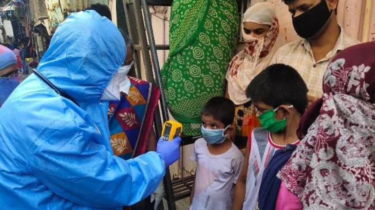 धारावीत आणखी ४ नवे रुग्ण, संख्या ४७ वर धारावीत आणखी ४ नवे रुग्ण, संख्या ४७ वर