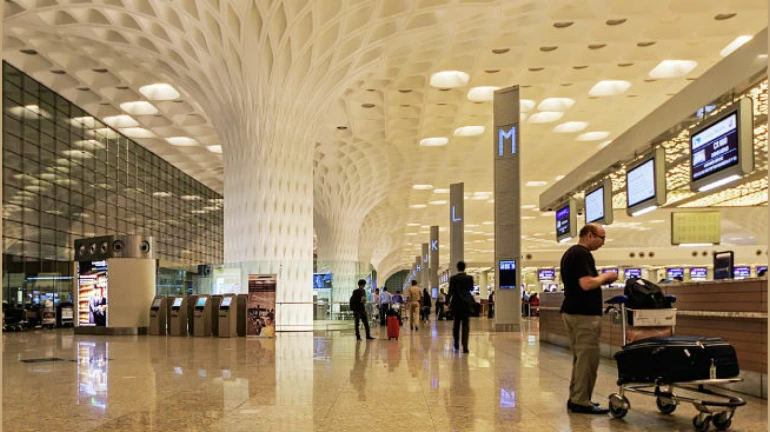 लाॅकडाऊनमुळे अडकलेल्या ३७०० परदेशी नागरिकांना मायदेशी पाठवलं लाॅकडाऊनमुळे अडकलेल्या ३७०० परदेशी नागरिकांना मायदेशी पाठवलं