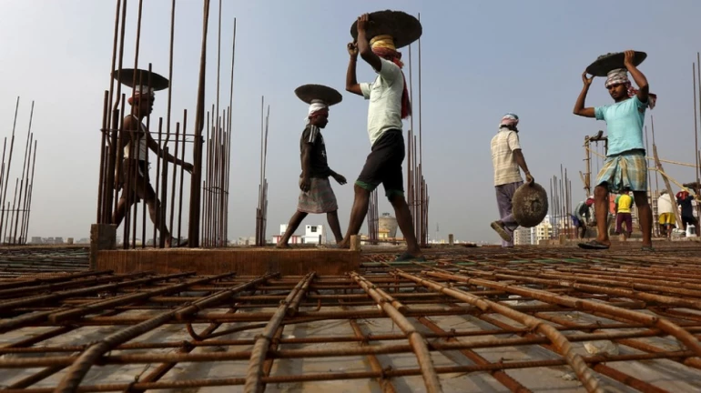 महाराष्ट्र के 9 लाख से अधिक भवन निर्माण मजदूरों के बैंक खातों में भेजे गए 5 हजार रुपए महाराष्ट्र के 9 लाख से अधिक भवन निर्माण मजदूरों के बैंक खातों में भेजे गए 5 हजार रुपए