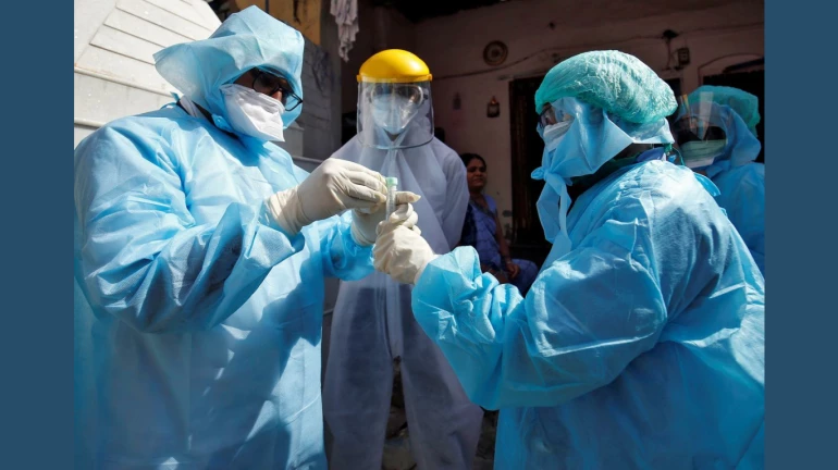 अनेक आरोग्य कर्मचारीच कोरोनाच्या विळख्यात अनेक आरोग्य कर्मचारीच कोरोनाच्या विळख्यात