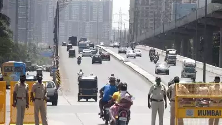 शिथिलीकरणानंतर वाहनांच्या गर्दीत वाढ शिथिलीकरणानंतर वाहनांच्या गर्दीत वाढ