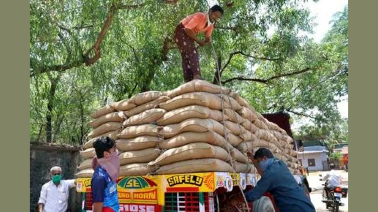 कालाबाज़ारी करनेवाले 39 दुकानों पर कार्रवाई कालाबाज़ारी करनेवाले 39 दुकानों पर कार्रवाई