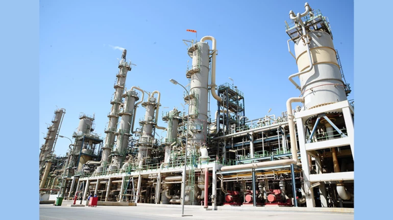 लॉकडाऊन शिथिल झाल्यानंतर १३ हजार ४४८ उद्योगांना परवाने, २५ हजार अर्ज लॉकडाऊन शिथिल झाल्यानंतर १३ हजार ४४८ उद्योगांना परवाने, २५ हजार अर्ज