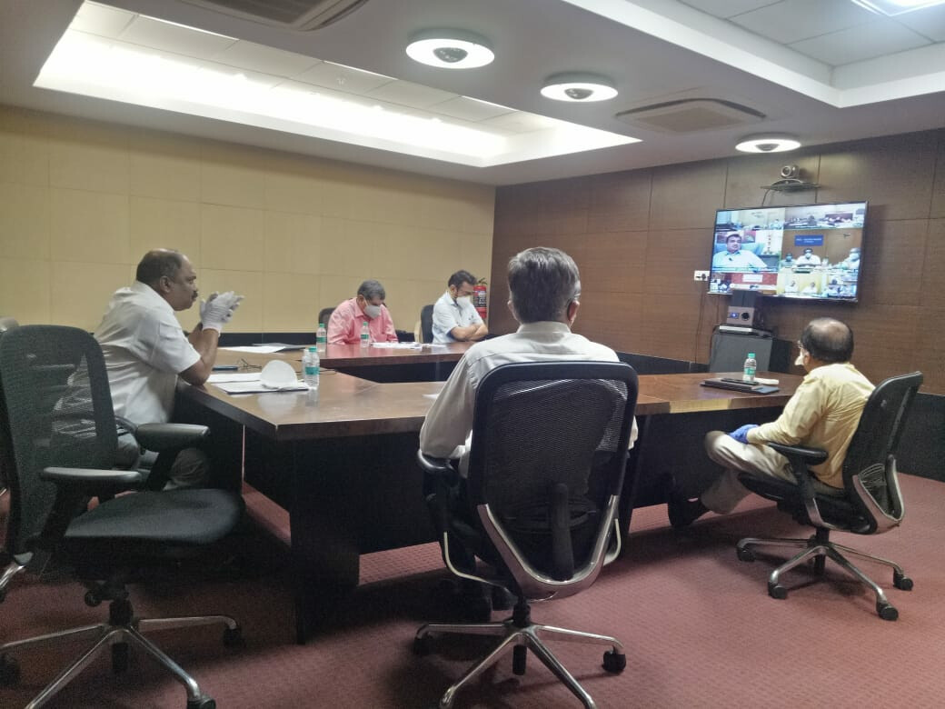 परराज्यातील, राज्यांतर्गत अडकलेल्यांना मूळ गावी जाण्यासाठी नियोजन सुरू- अनिल परब