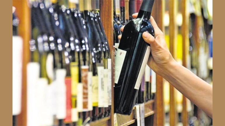 घरपोच दारु हवी असल्यास परवाना आवश्यक, दिवसभरात 3691 जणांनी केले अर्ज घरपोच दारु हवी असल्यास परवाना आवश्यक, दिवसभरात 3691 जणांनी केले अर्ज