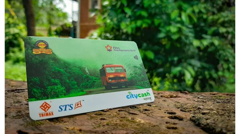 एसटीच्या ‘स्मार्ट कार्ड’ योजनेला १५ ऑगस्टपर्यंत मुदतवाढ एसटीच्या ‘स्मार्ट कार्ड’ योजनेला १५ ऑगस्टपर्यंत मुदतवाढ