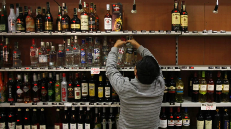 शराब बिक्री से 4 दिन में राज्य सरकार ने कमाए 150 करोड़ रुपये शराब बिक्री से 4 दिन में राज्य सरकार ने कमाए 150 करोड़ रुपये