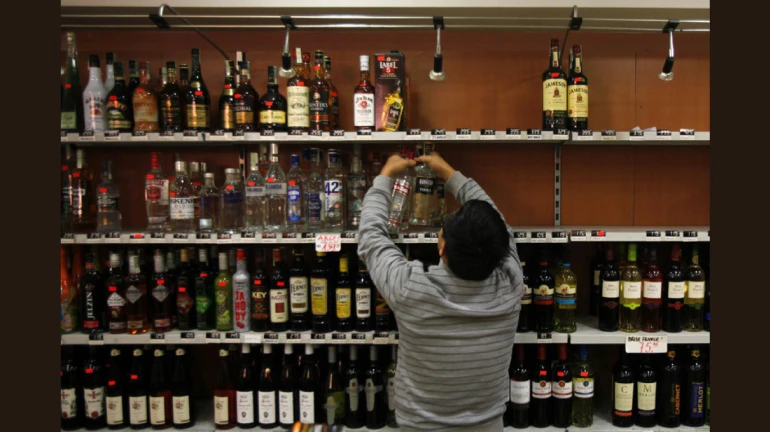 अवैध दारू तस्करी प्रकरणी गुन्हे दाखल अवैध दारू तस्करी प्रकरणी गुन्हे दाखल