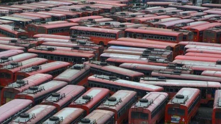 एक लाखांहून अधिक एसटी कर्मचारी पगाराच्या प्रतीक्षेत एक लाखांहून अधिक एसटी कर्मचारी पगाराच्या प्रतीक्षेत