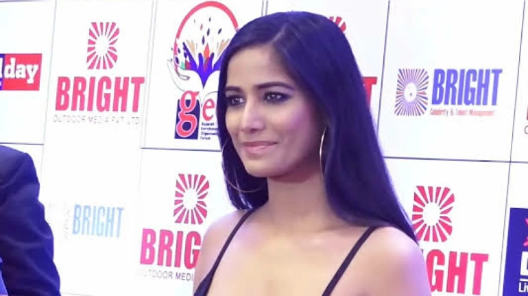 मृत्यूची खोटी बातमी पसरवणे पूनम पांडेला पडलं महागात मृत्यूची खोटी बातमी पसरवणे पूनम पांडेला पडलं महागात