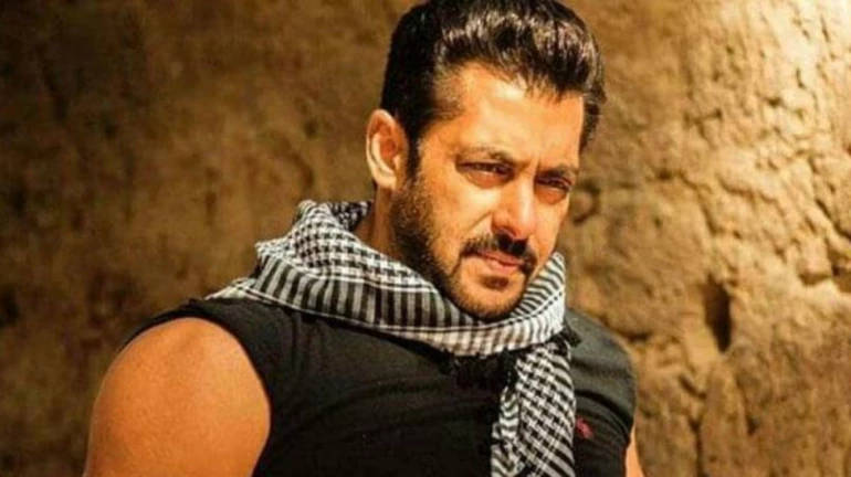 Contrary to the rumours, Salman is still at the farmhouse in Panvel Contrary to the rumours, Salman is still at the farmhouse in Panvel