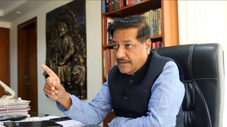 Former CM Prithviraj Chavan blames the Centre for a biased approach in handling COVID-19 crisis
