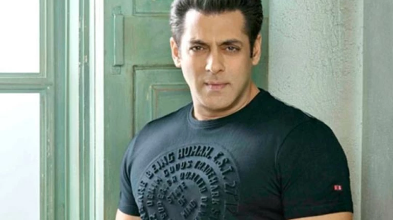 चित्रपटासाठी कास्टिंग करत असल्याचा खोटा मेसेज व्हायरल, सलमान संतप्त चित्रपटासाठी कास्टिंग करत असल्याचा खोटा मेसेज व्हायरल, सलमान संतप्त