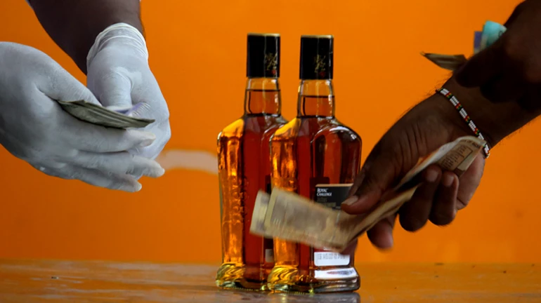 आता घरपोच दारू विक्री बंद, राज्य सरकारकडून निर्णय मागे आता घरपोच दारू विक्री बंद, राज्य सरकारकडून निर्णय मागे