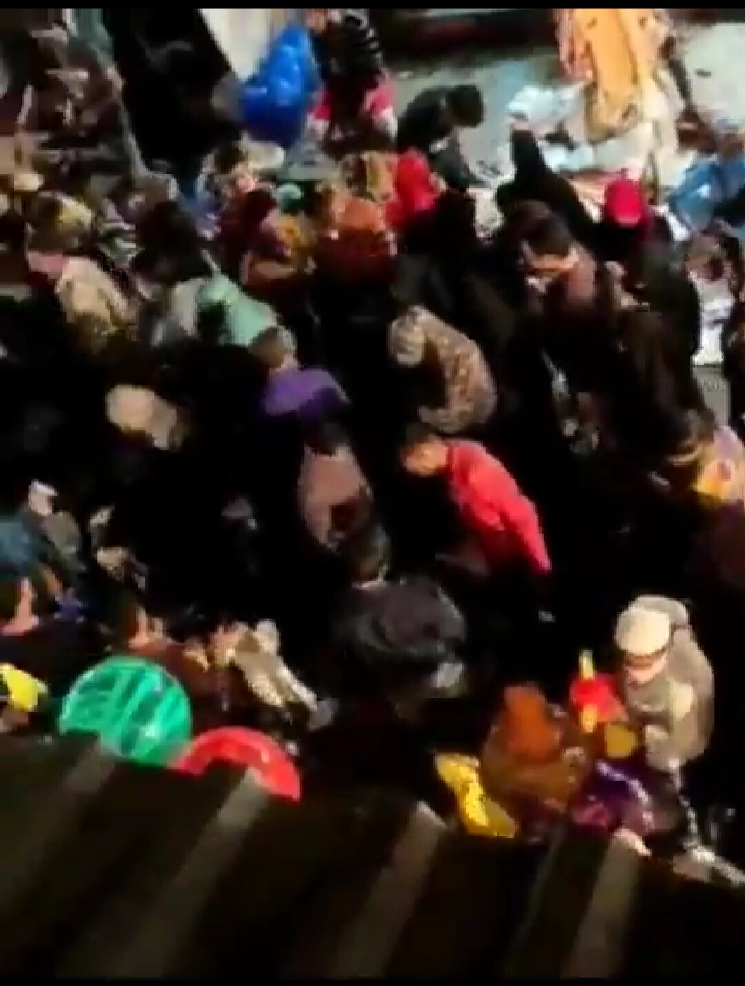 मुंबई : सड़कों पर निकले लोग, BJP नेता ने पूछा- कहां है उद्धव ठाकरे की पुलिस