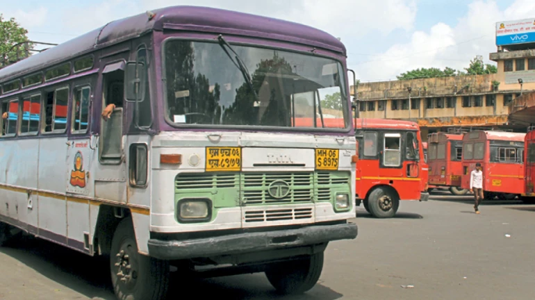एसटी कर्मचारी संप: ३७६ कर्मचारी निलंबित; एसटी महामंडळाची कारवाई एसटी कर्मचारी संप: ३७६ कर्मचारी निलंबित; एसटी महामंडळाची कारवाई