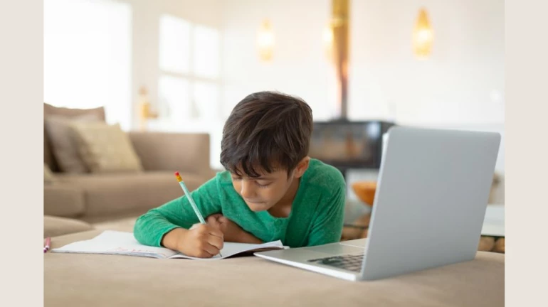 शाळा सुरू झाल्या नाही, तरी शिक्षण सुरूच राहणार- उद्धव ठाकरे शाळा सुरू झाल्या नाही, तरी शिक्षण सुरूच राहणार- उद्धव ठाकरे