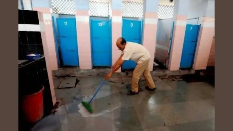झोपडपट्ट्यांमधील सार्वजनिक शौचालयांचं दर 2 तासांनी होणार निर्जंतुकीकरण