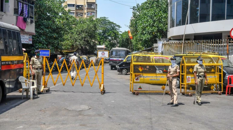 कंटेन्मेंट झोनमध्ये नियम मोडल्यास सोसायटी पदाधिकारी जाणार तुरुंगात कंटेन्मेंट झोनमध्ये नियम मोडल्यास सोसायटी पदाधिकारी जाणार तुरुंगात