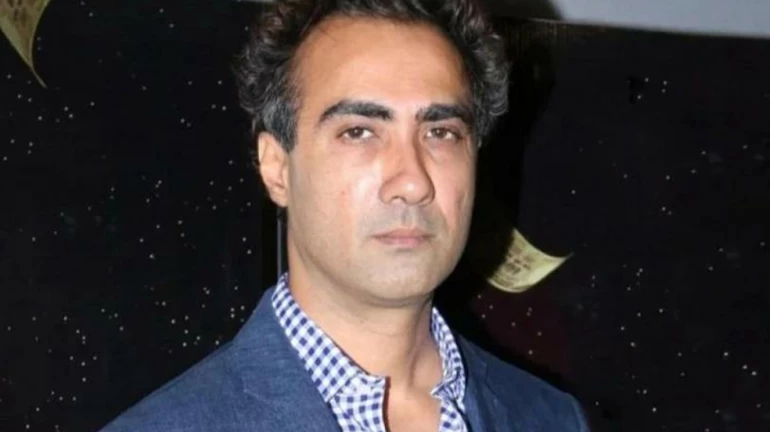 Mumbai Police seize actor Ranvir Shorey's car as he drives his household help for his wife's delivery Mumbai Police seize actor Ranvir Shorey's car as he drives his household help for his wife's delivery